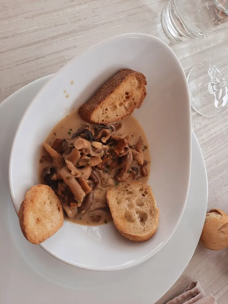 Croûtes Aux Champignons